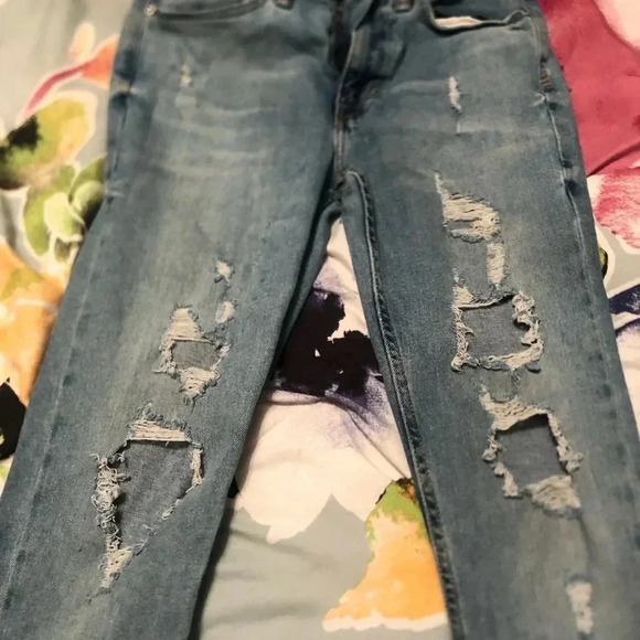 BDG distressed jeans - Picture 2 of 3